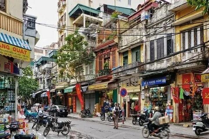 Nội dung: Mùa hè đang đầy vui vẻ với những xu hướng mới, và Huda Ice Twist đang chinh