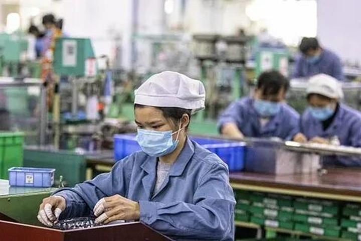 Hotspot Matrix và Quán cafe đầu tiên CẤM khách dùng laptop ngồi làm việc: ''Khách yêu cầu